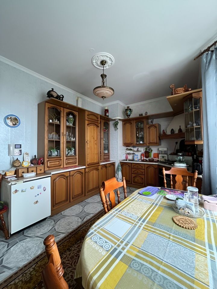Продажа 3-комн квартиры на вторичном рынке улица Толбухина, 3К2