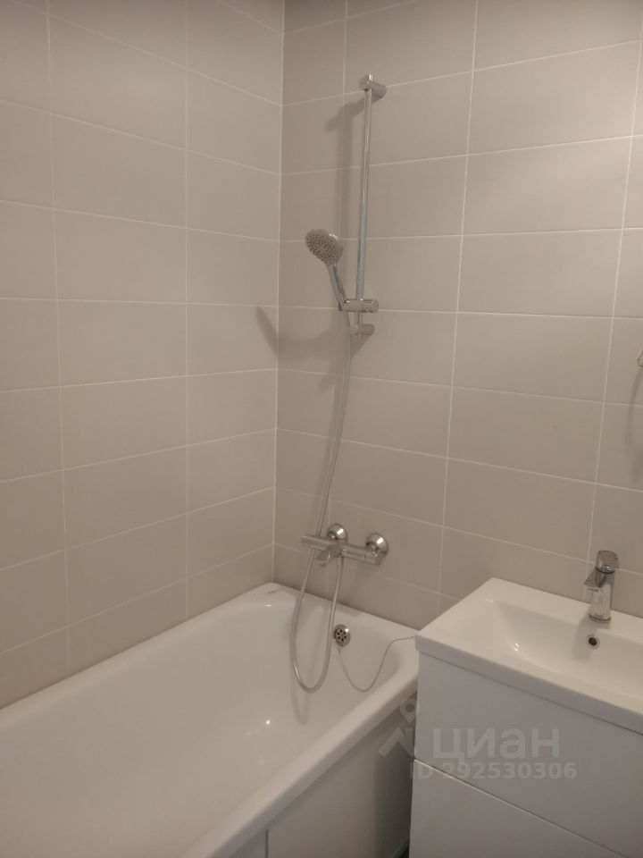 Продажа 1-комн квартиры на вторичном рынке пос. Парголово, дорога Михайловская, 14к1