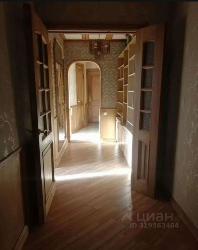 Продажа 3-комн квартиры на вторичном рынке Белградская улица, 6К1