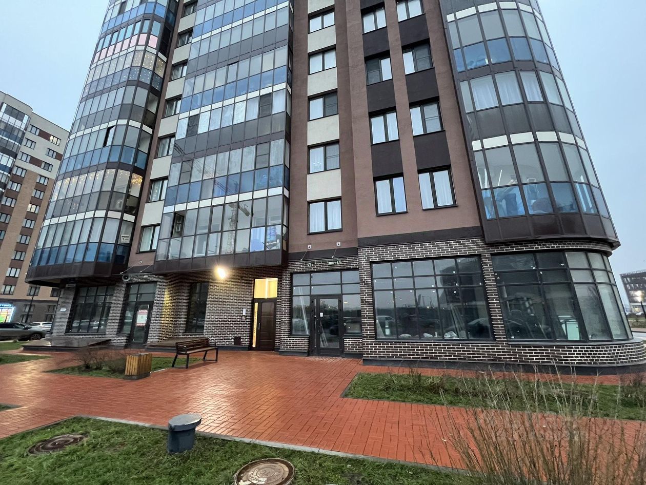 Продажа 3-комн квартиры на вторичном рынке пос. Бугры, улица Чайная, 4