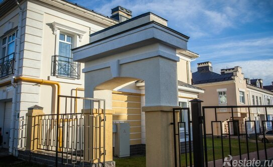 Продажа 3-комн квартиры на вторичном рынке Пушкин г, Анциферовская (Гуммолосары) ул,  д. 12