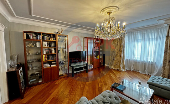 Продажа 5-комн квартиры на вторичном рынке Молодогвардейская улица