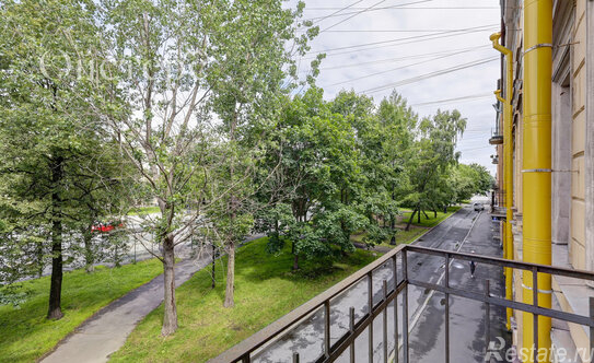 Продажа 3-комн квартиры на вторичном рынке линия 8-я В.О.,  д. 19