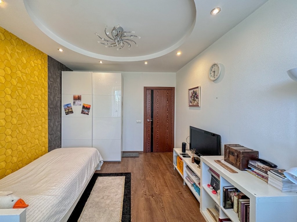 Продажа 2-комн квартиры на вторичном рынке Металлистов просп.,  д. 116,  к. 1