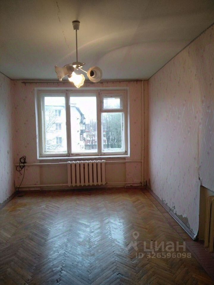 Продажа 1-комн квартиры на вторичном рынке Волхов, Молодежная улица, 25