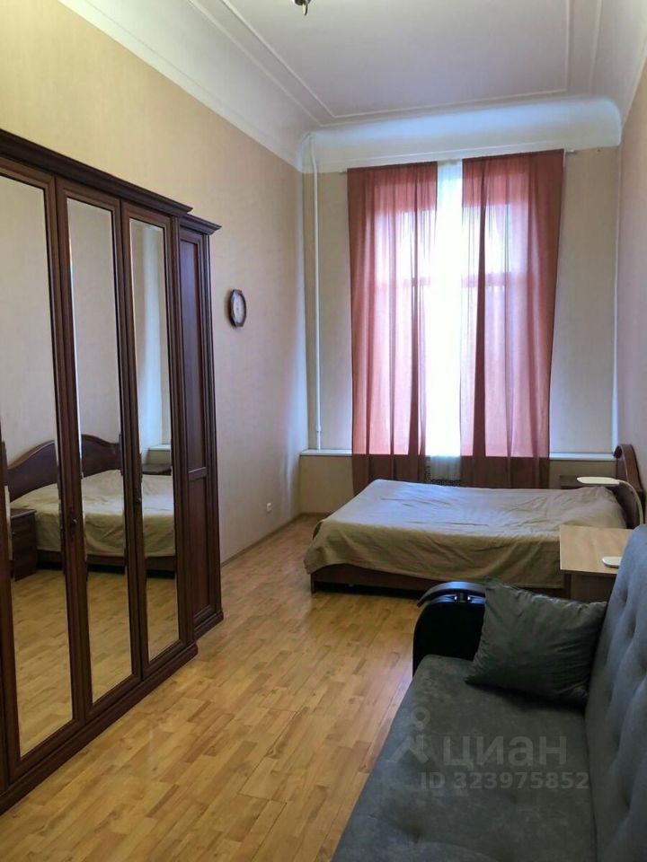 Продажа 4-комн квартиры на вторичном рынке улица Декабристов, 53