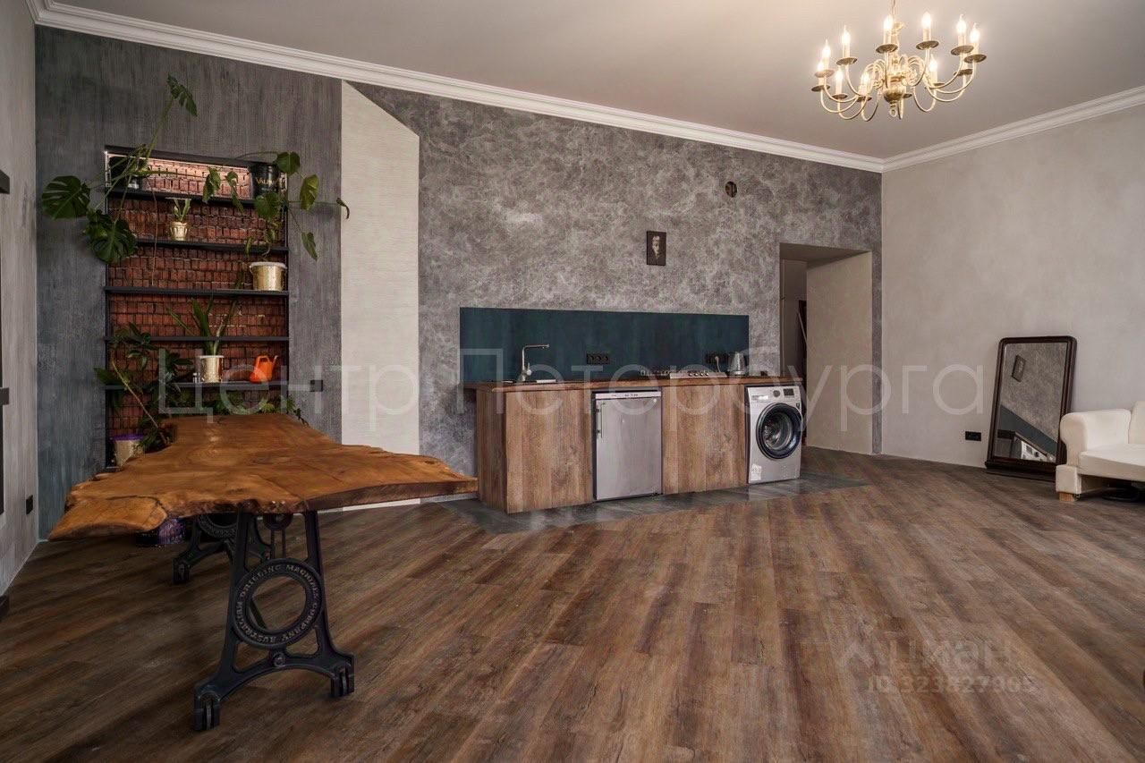 Продажа 3-комн квартиры на вторичном рынке набережная Крюкова Канала, 9