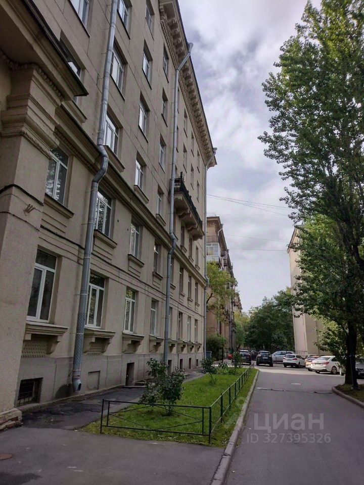 Продажа 2-комн квартиры на вторичном рынке улица Решетникова, 9