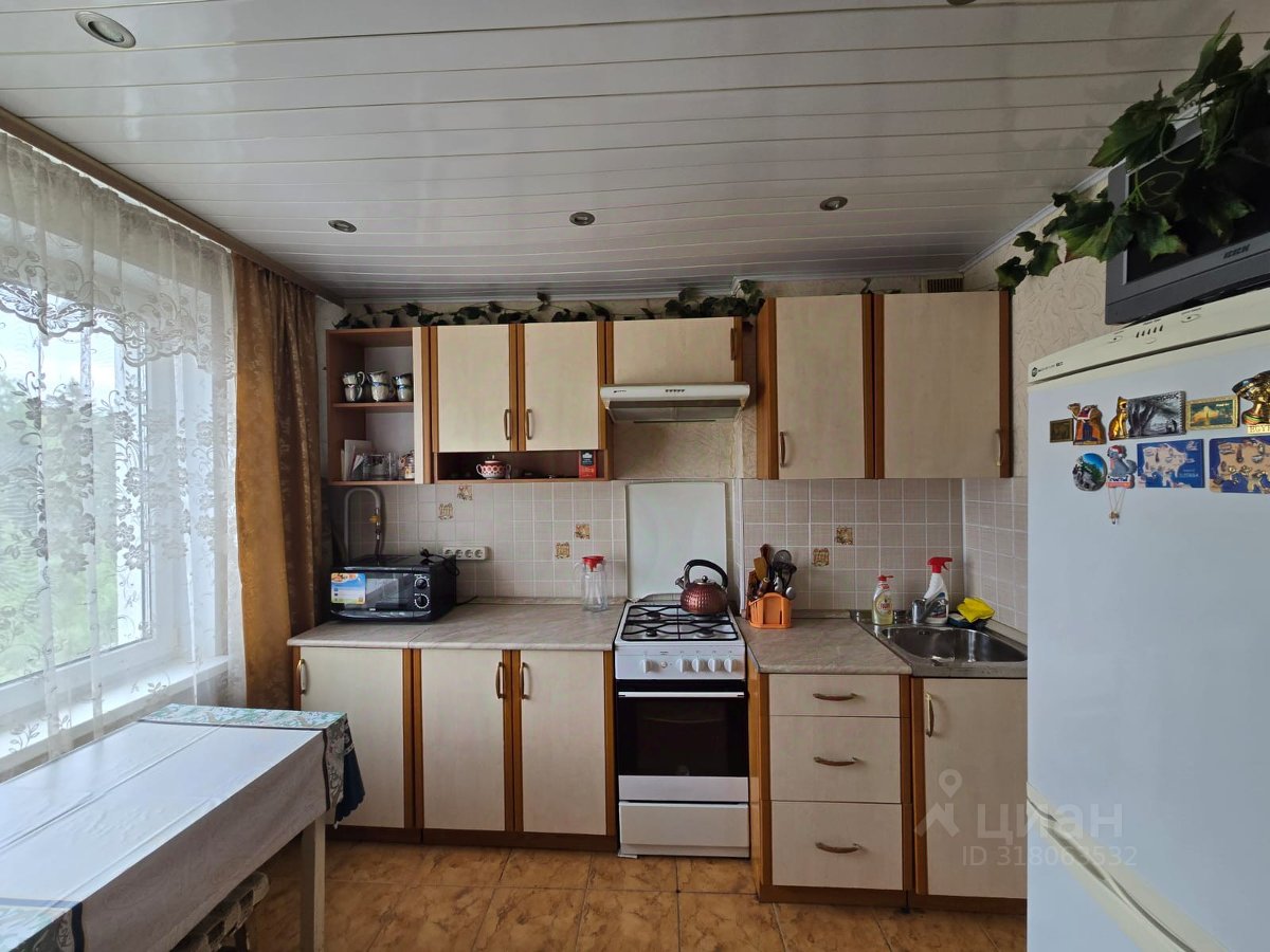 Продажа 1-комн квартиры на вторичном рынке пос. Молодежный, 15