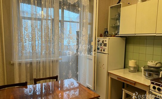 Продажа 1-комн квартиры на вторичном рынке Королев г, Космонавтов пр-кт,  д. 20/35