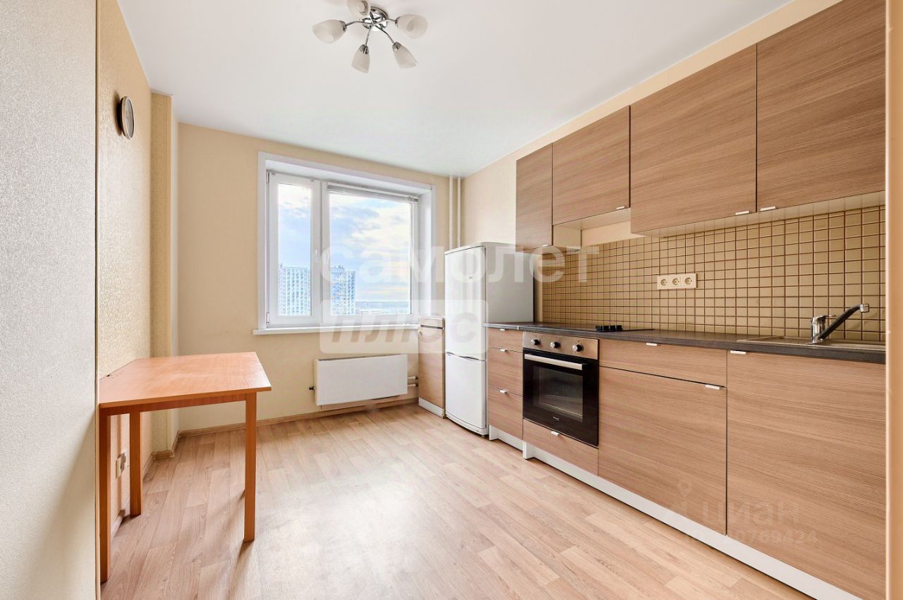 Продажа 2-комн квартиры на вторичном рынке Мытищи, улица Кедрина, 1