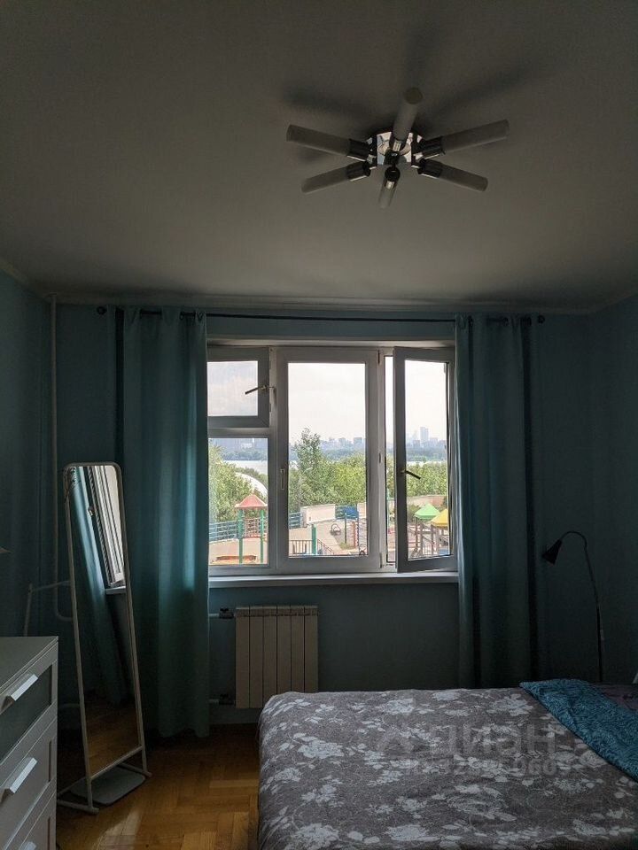 Продажа 4-комн квартиры на вторичном рынке Таллинская улица, 32К3