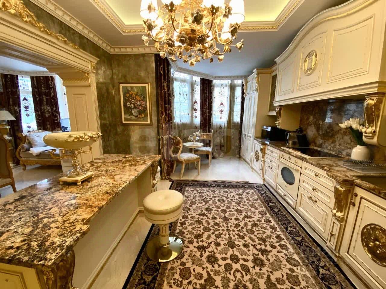 Продажа 4-комн квартиры на вторичном рынке Ломоносовский проспект, 25к5