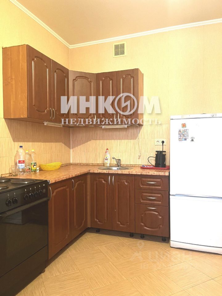 Продажа 1-комн квартиры на вторичном рынке Западный мкр, Октябрьский пгт, улица Спортивная, 1