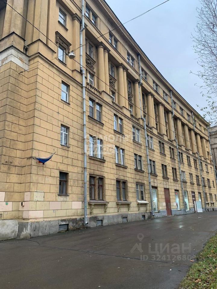 Продажа 5-комн квартиры на вторичном рынке улица Зенитчиков, 3к1