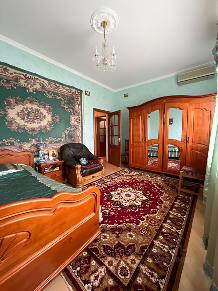 Продажа 3-комн квартиры на вторичном рынке улица Толбухина, 3К2