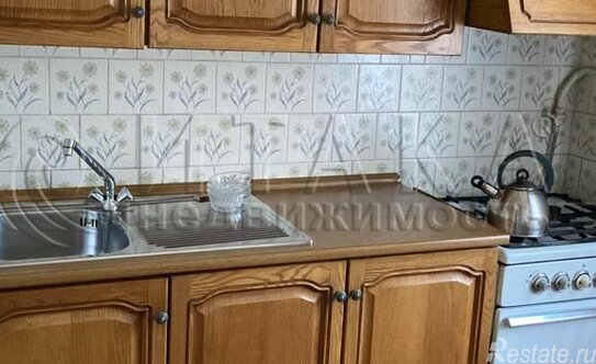 Аренда 4-комн квартиры на вторичном рынке улица Подводника Кузьмина,  д. 32