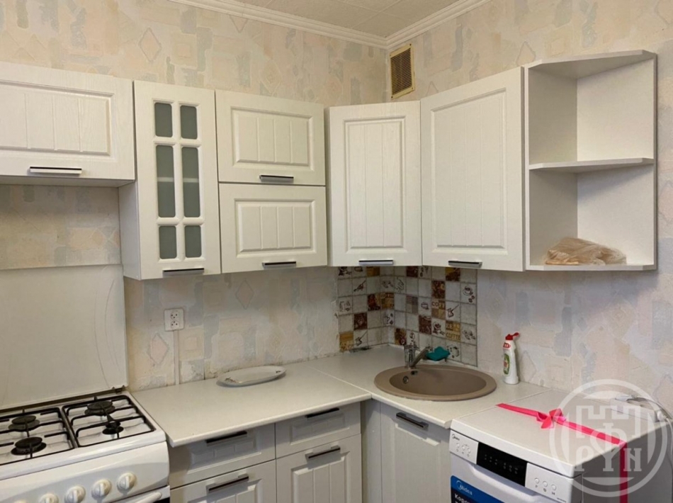 Продажа 1-комн квартиры на вторичном рынке Ломоносов г., Победы ул. ,  д. 34,  к. 1