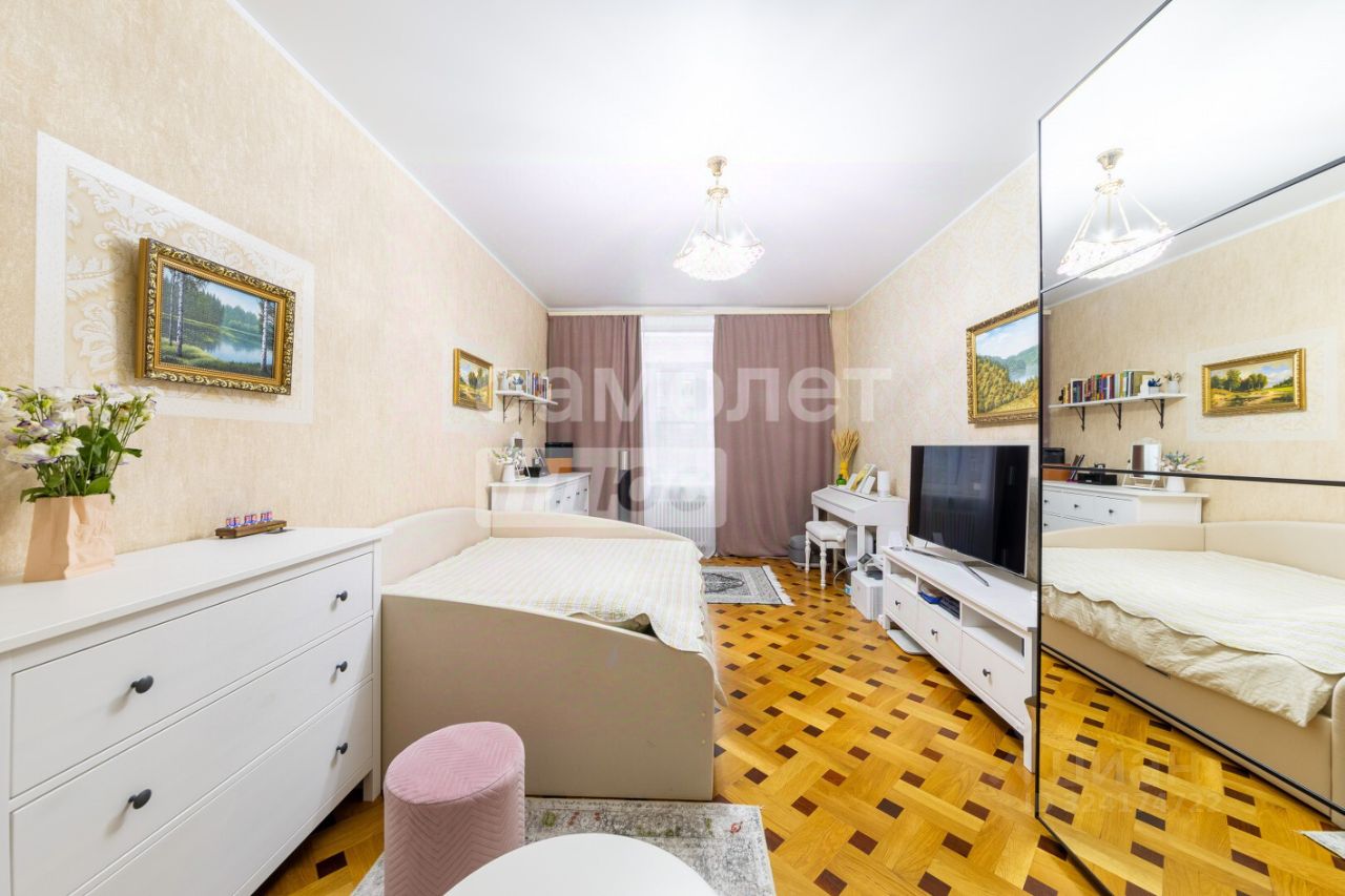 Продажа 4-комн квартиры на вторичном рынке Благодатная улица, 34