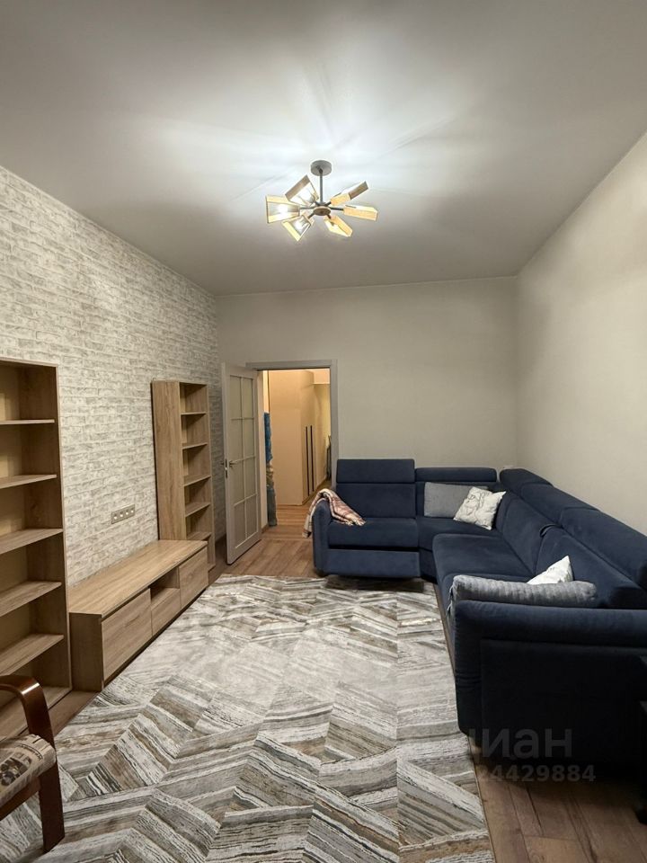 Продажа 2-комн квартиры на вторичном рынке Симферопольский бульвар, 2