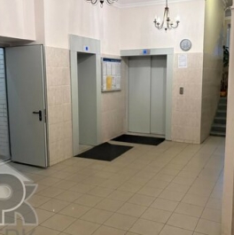 Продажа 3-комн квартиры на вторичном рынке Каменщики М. ул