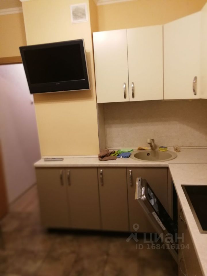 Аренда 1-комн квартиры на вторичном рынке Симферопольский бульвар, 24к4