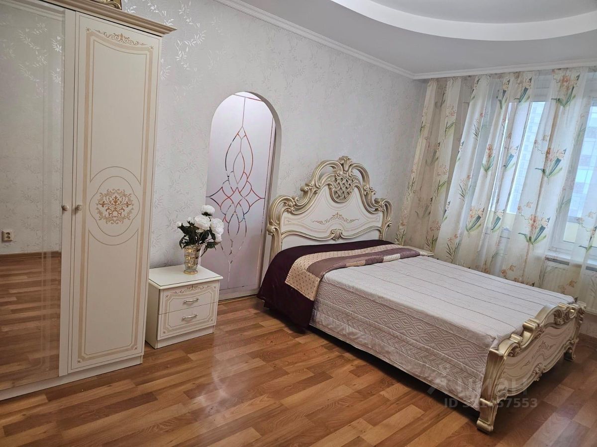 Продажа 4-комн квартиры на вторичном рынке проспект Энгельса, 93