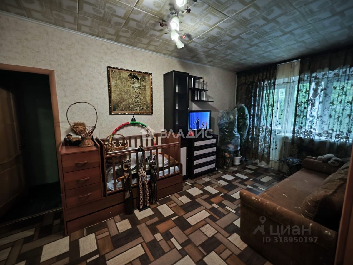 Продажа 2-комн квартиры на вторичном рынке пос. Рыбное, 2