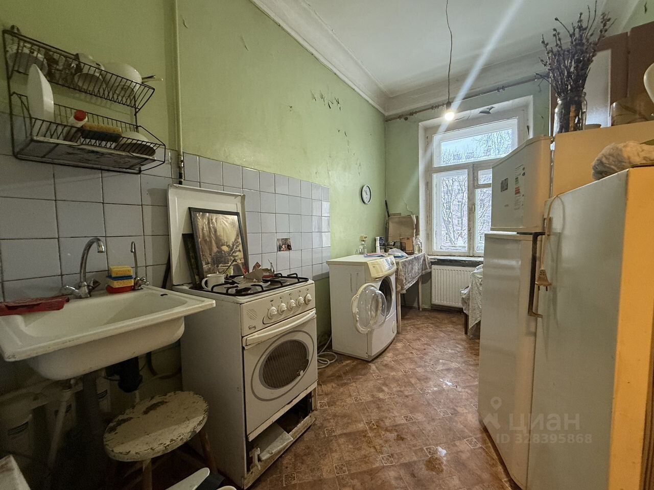 Продажа 2-комн квартиры на вторичном рынке 16-я Васильевского острова линия, 97В