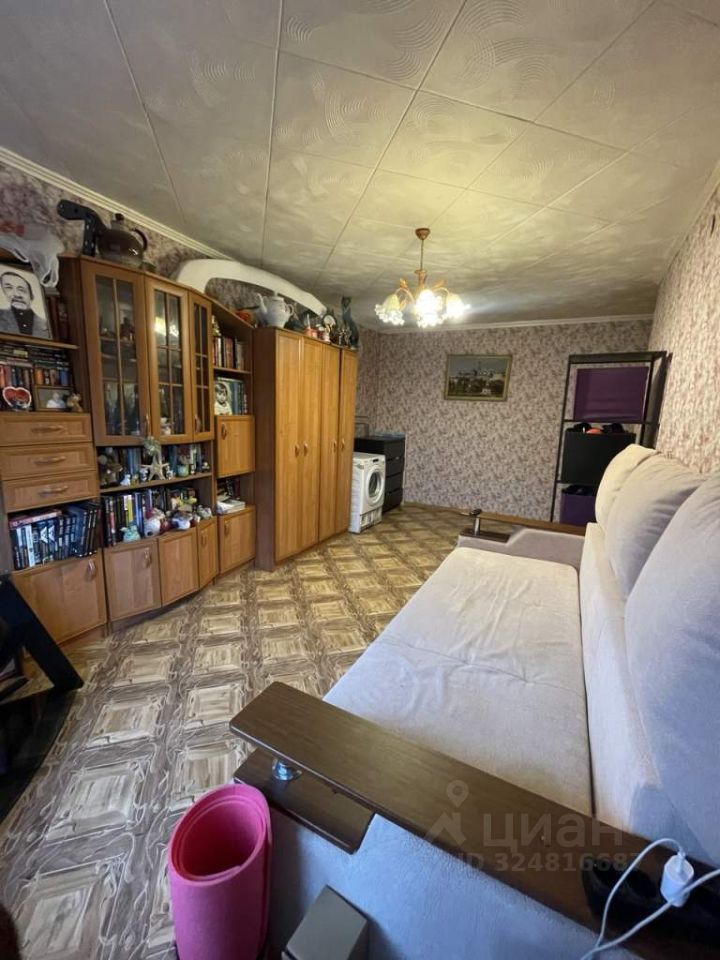 Продажа 3-комн квартиры на вторичном рынке Чехов, Весенняя улица, 15
