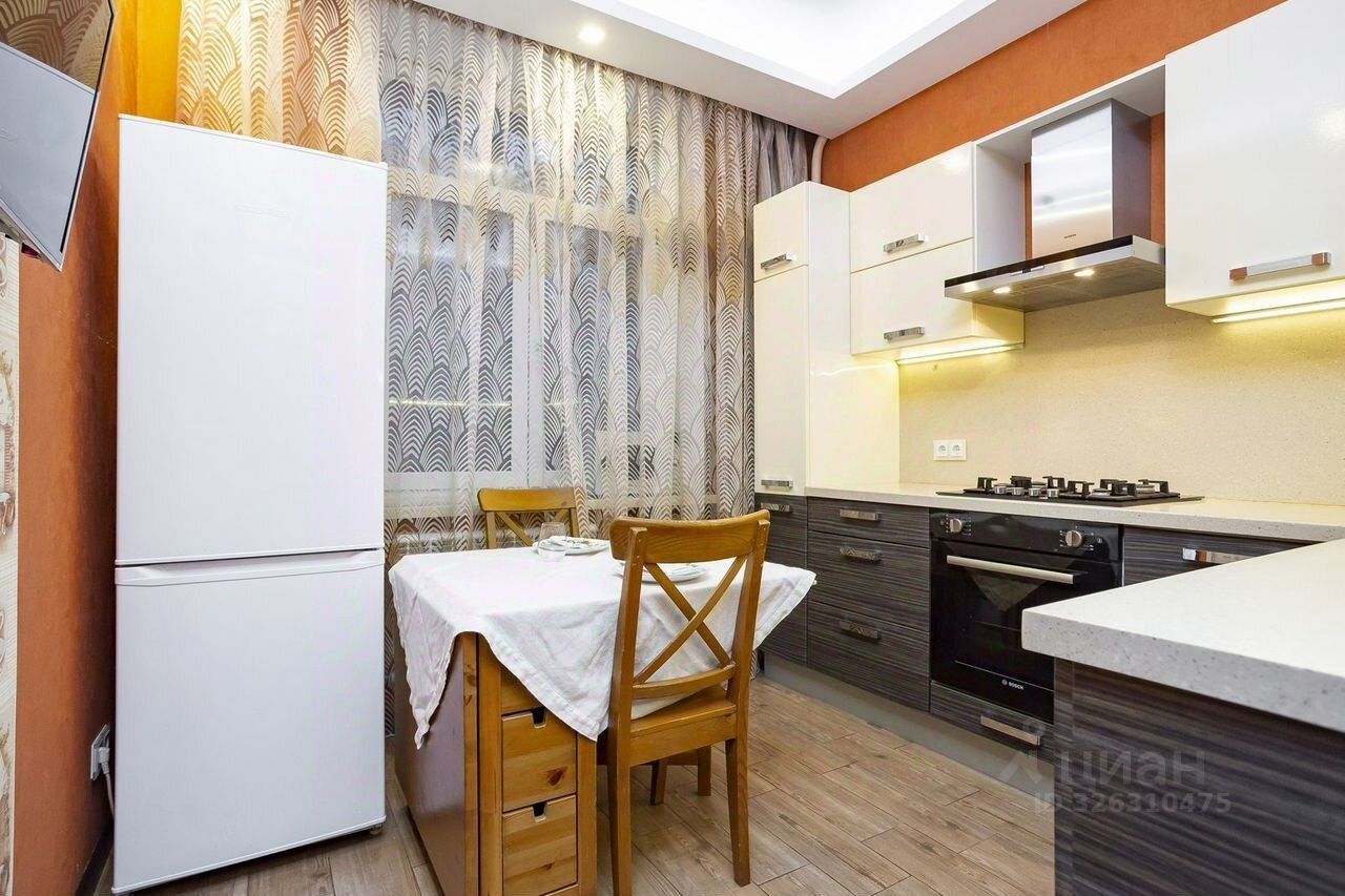 Продажа 2-комн квартиры на вторичном рынке улица Ленсовета,  д. 15