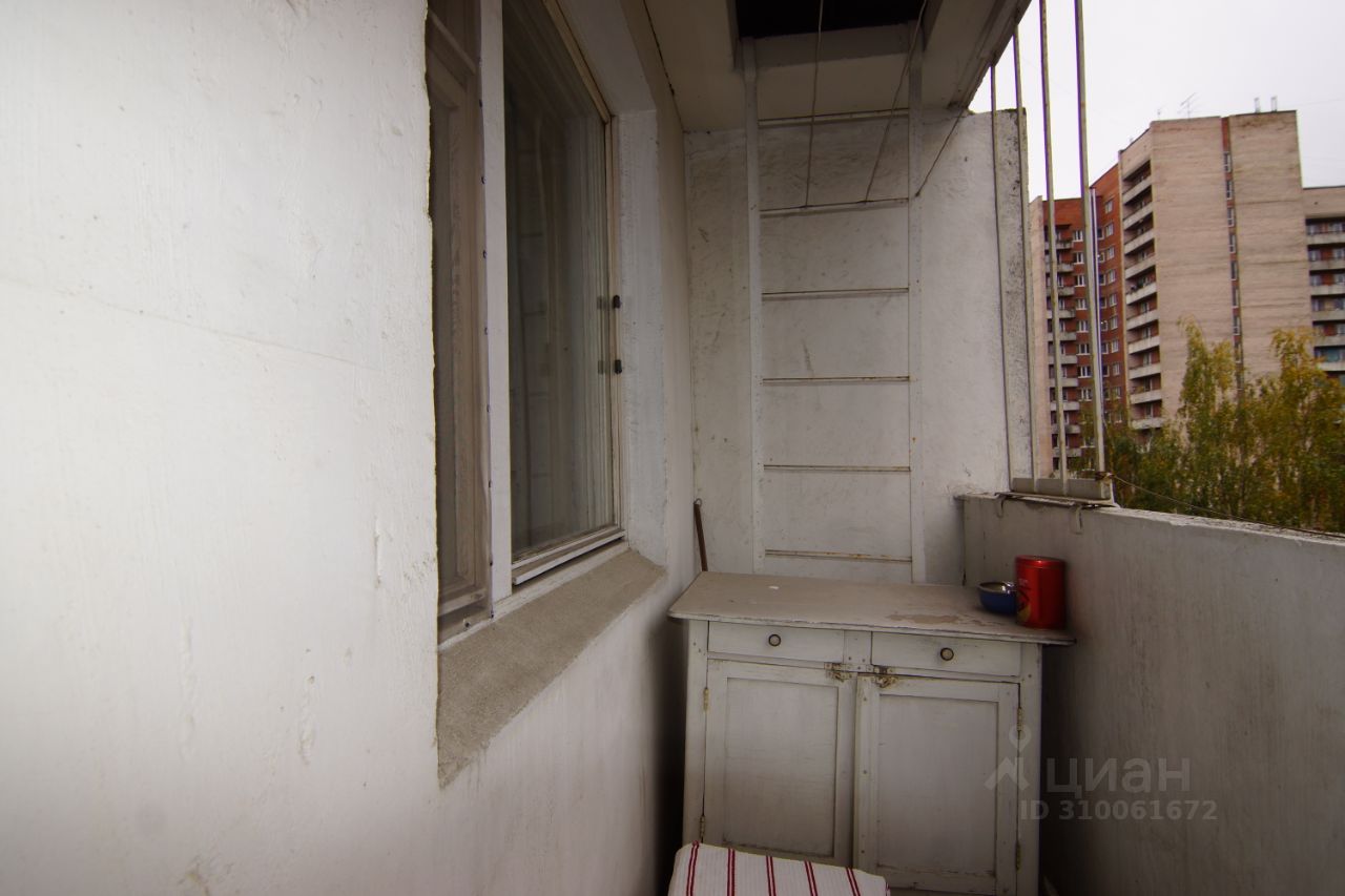 Продажа 2-комн квартиры на вторичном рынке Звездная улица, 9К1