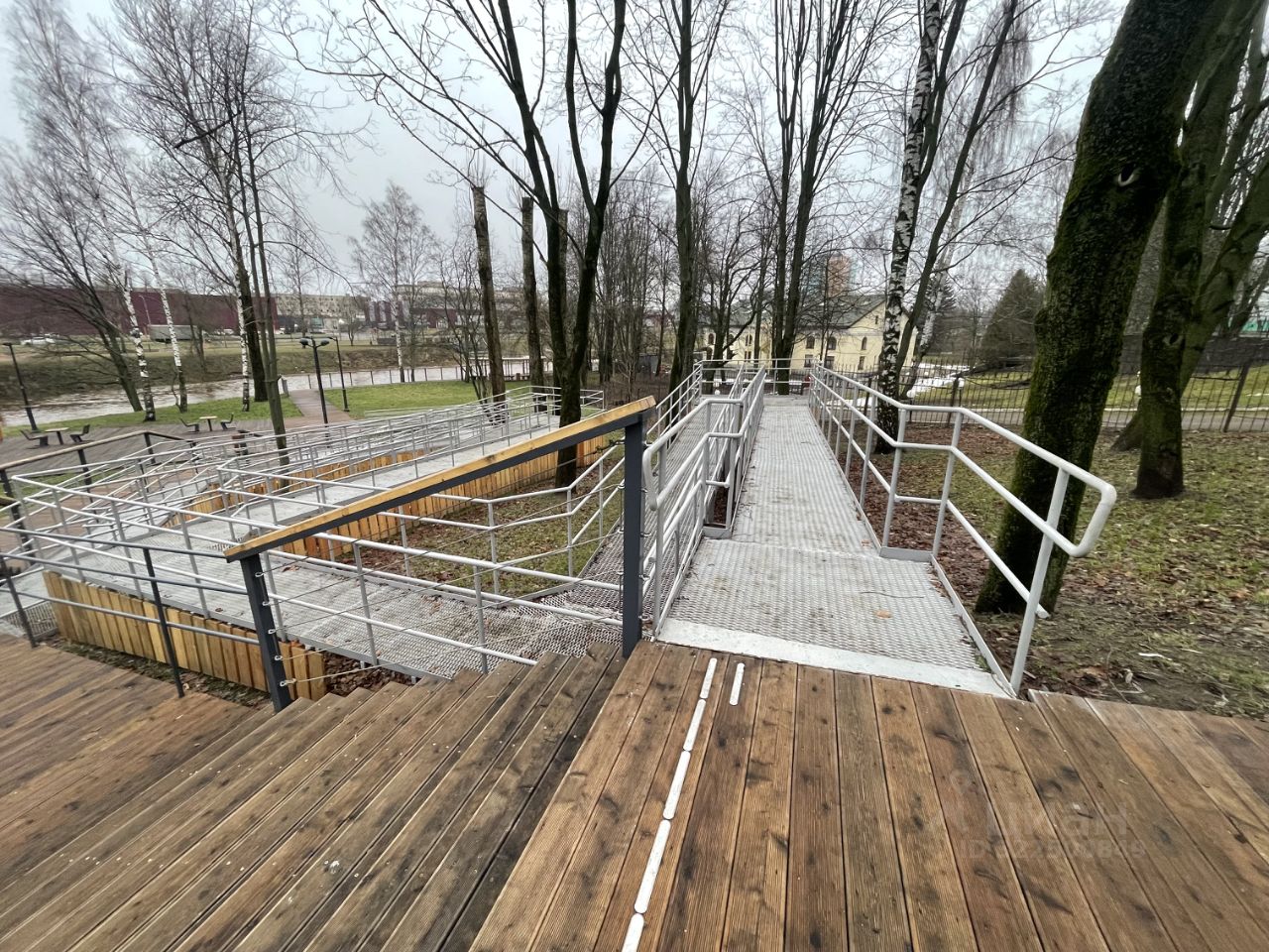 Продажа 4-комн квартиры на вторичном рынке шоссе Революции, 112