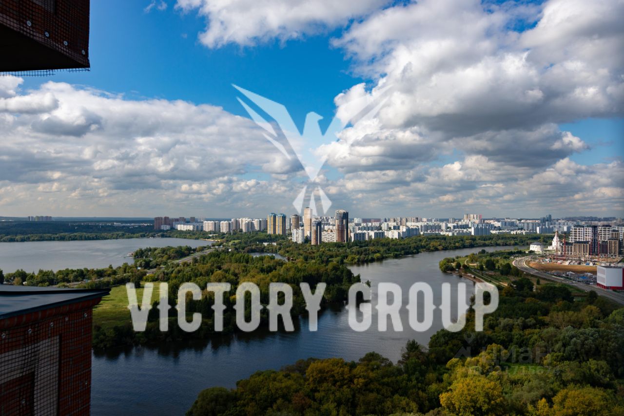 Продажа 4-комн квартиры на вторичном рынке Авиационная улица, 79