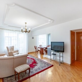 Продажа 3-комн квартиры на вторичном рынке ул Садовническая,  д. 27