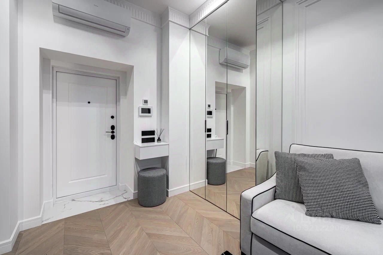 Продажа 2-комн квартиры на вторичном рынке Смоленский бульвар, 7