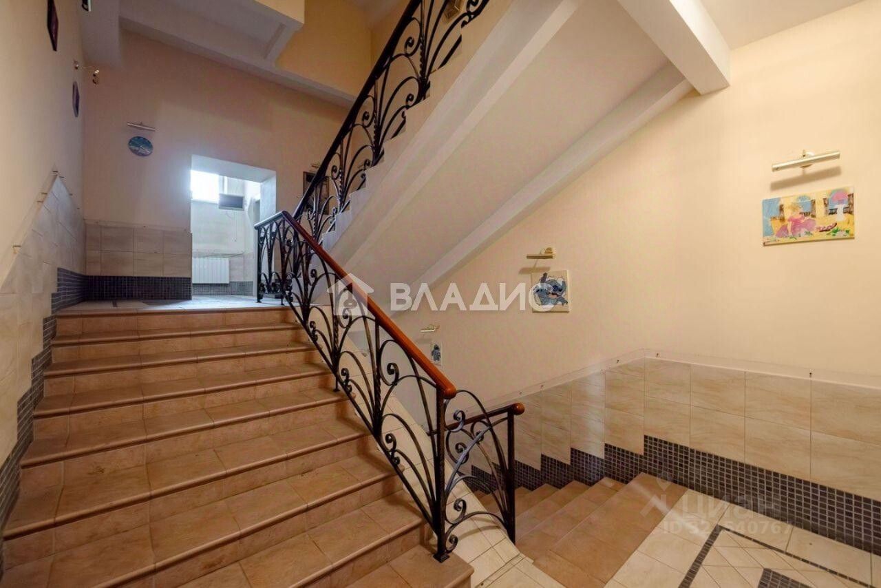 Продажа 5-комн квартиры на вторичном рынке Нижняя Первомайская улица, 64