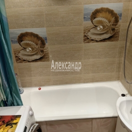 Продажа 1-комн квартиры на вторичном рынке Свердлова пос., Западный пр-зд,  д. 10