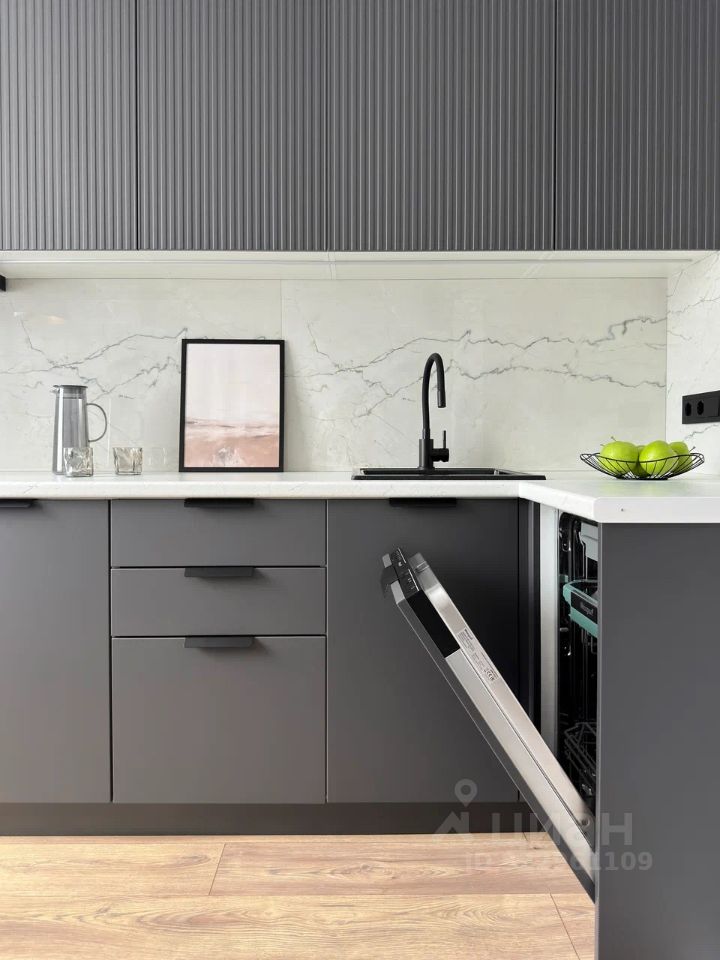 Продажа 2-комн квартиры на вторичном рынке улица Академика Анохина, 6К3