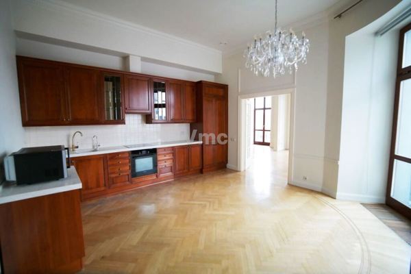 Аренда 5-комн квартиры на вторичном рынке Тверской б-р,  д. 9