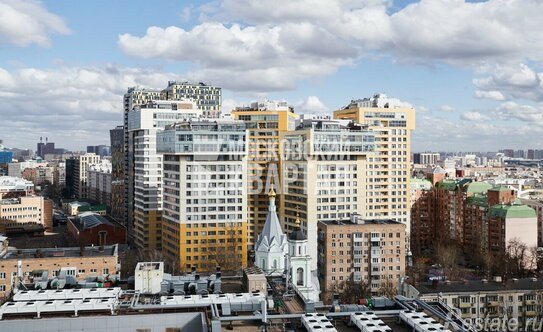 Продажа 3-комн квартиры на вторичном рынке Конный переулок