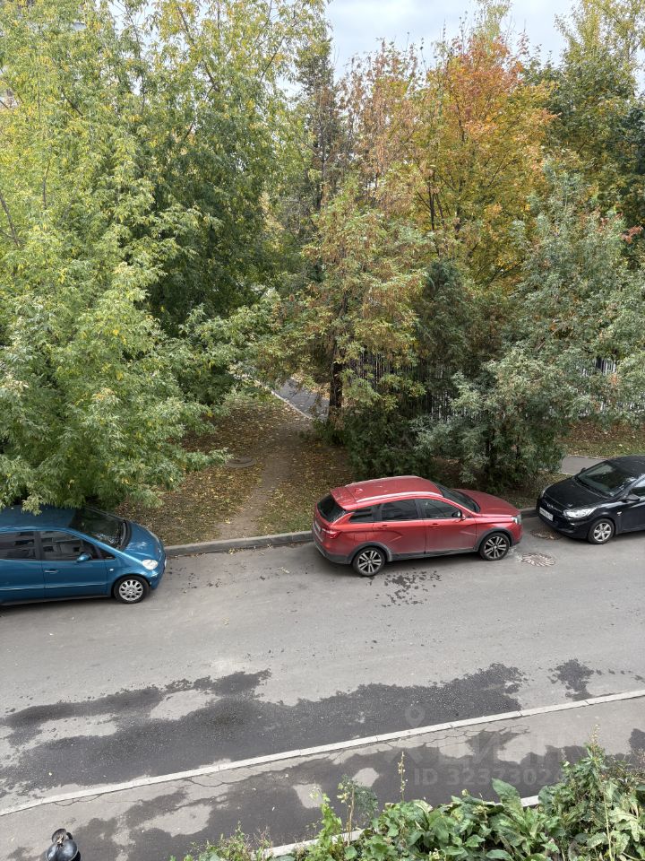 Продажа 3-комн квартиры на вторичном рынке Онежская улица, 51к1