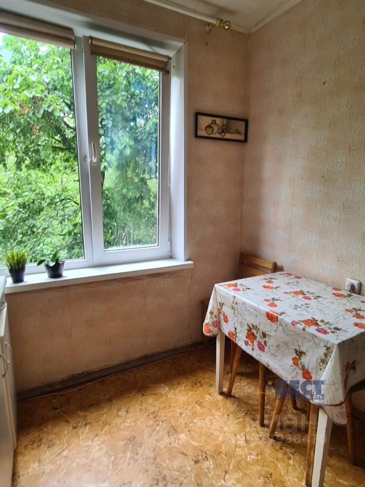 Продажа 4-комн квартиры на вторичном рынке Полярная улица, 52К3