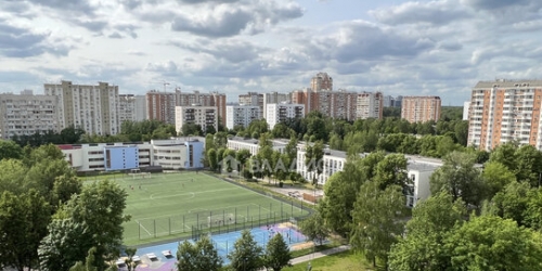 4-комн квартира улица Грекова,  д. 5