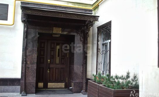 Продажа 3-комн квартиры на вторичном рынке пл Победы,  д. 2,  к. 1