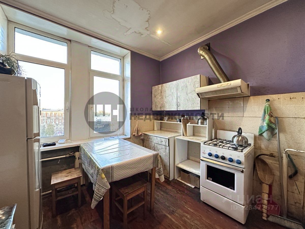 Продажа 3-комн квартиры на вторичном рынке Заневский проспект, 17