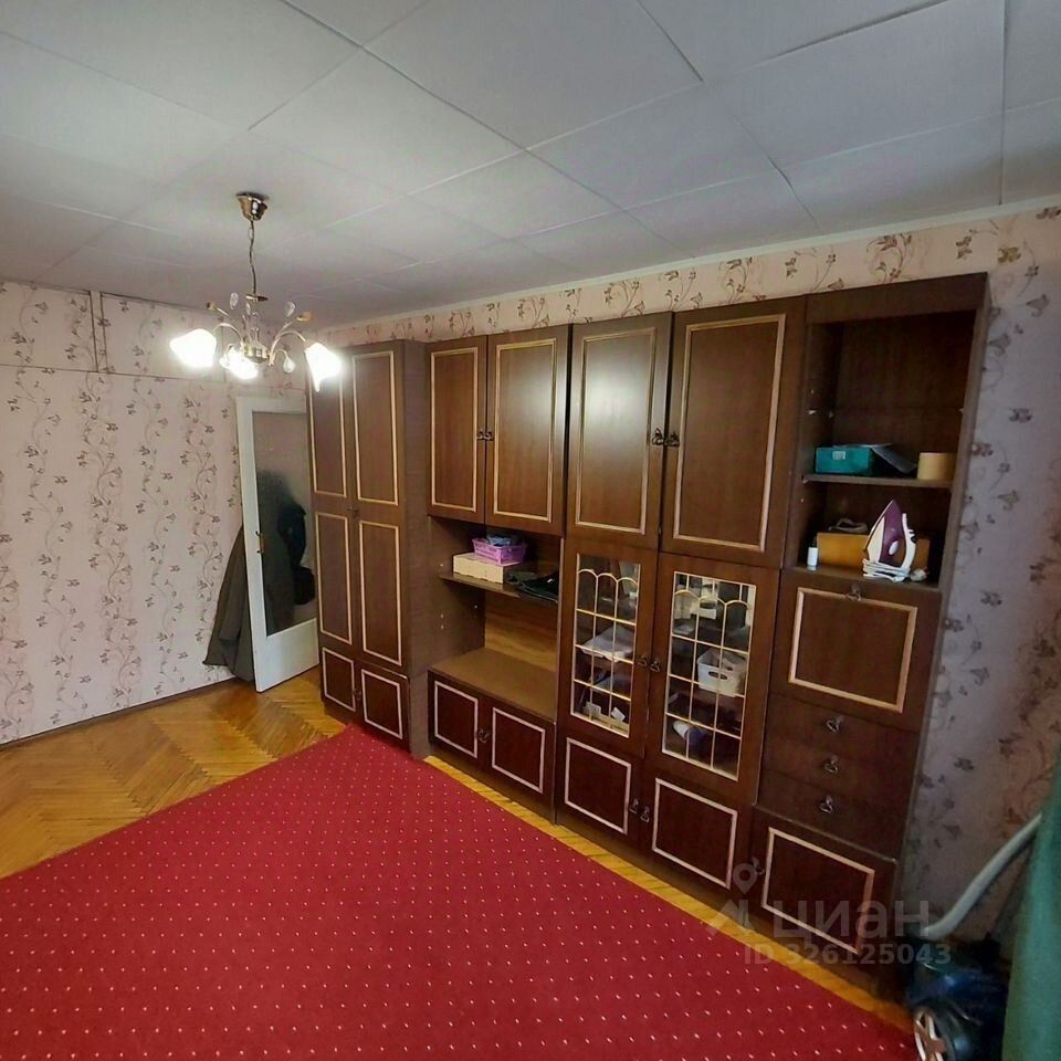 Продажа 2-комн квартиры на вторичном рынке пос. Металлострой, Центральная улица, 15
