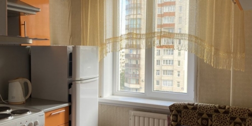 3-комн квартира Звездная ул. ,  д. 9,  к. 1