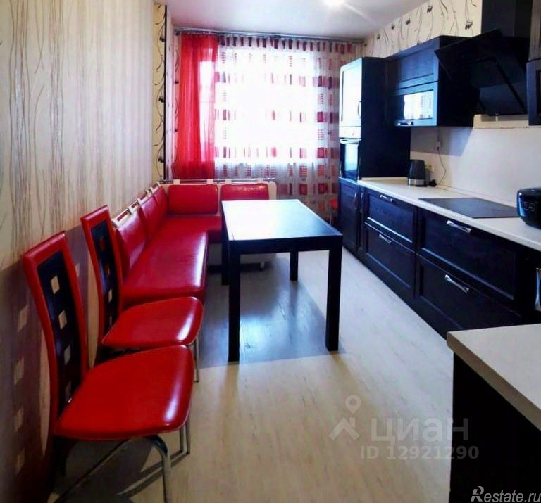 Продажа 2-комн квартиры на вторичном рынке Опалиха, улица Ткацкой Фабрики,  д. 18