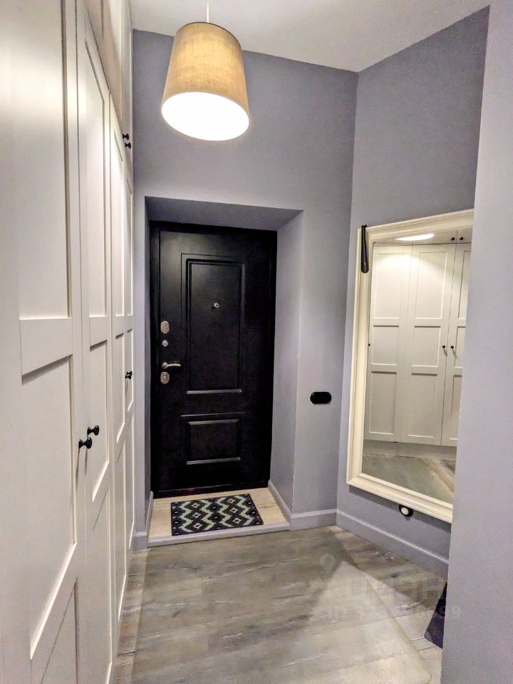 Продажа 2-комн квартиры на вторичном рынке улица Заморенова, 11А